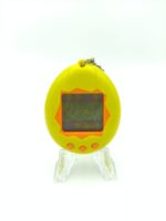 Tamagotchi Original P1/P2 Yellow w/ orange Bandai 1997 3