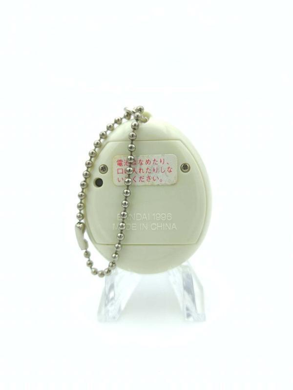 Tamagotchi Original P1/P2  White w/ blue Bandai 1997 Boutique-Tamagotchis 3