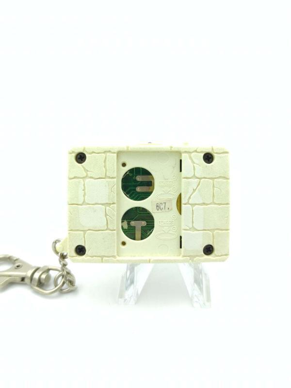 Digimon Digivice Digital Monster Ver 2 White with grey Bandai Boutique-Tamagotchis 5
