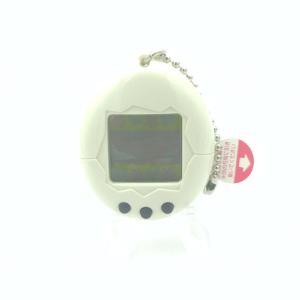 Tamagotchi Original P1/P2 White Original Bandai 1997 Japan Boutique-Tamagotchis