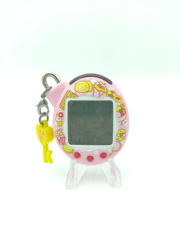 Tamagotchi Connection Version 5 V5 Familitchi Snacks Pink bandai Boutique-Tamagotchis 2