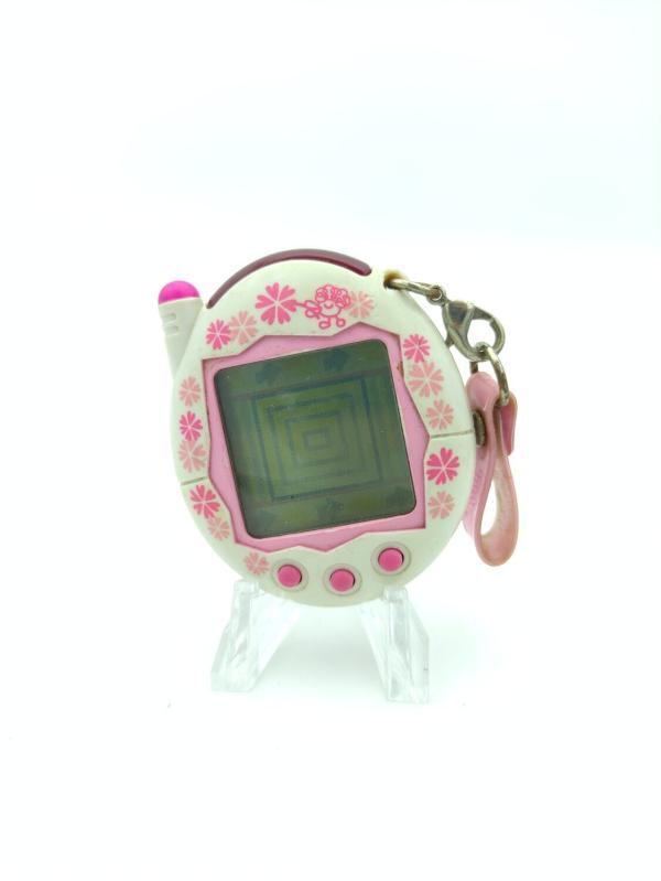 Tamagotchi Keitai Kaitsuu Tamagotchi Plus White Flower Bandai Boutique-Tamagotchis 2