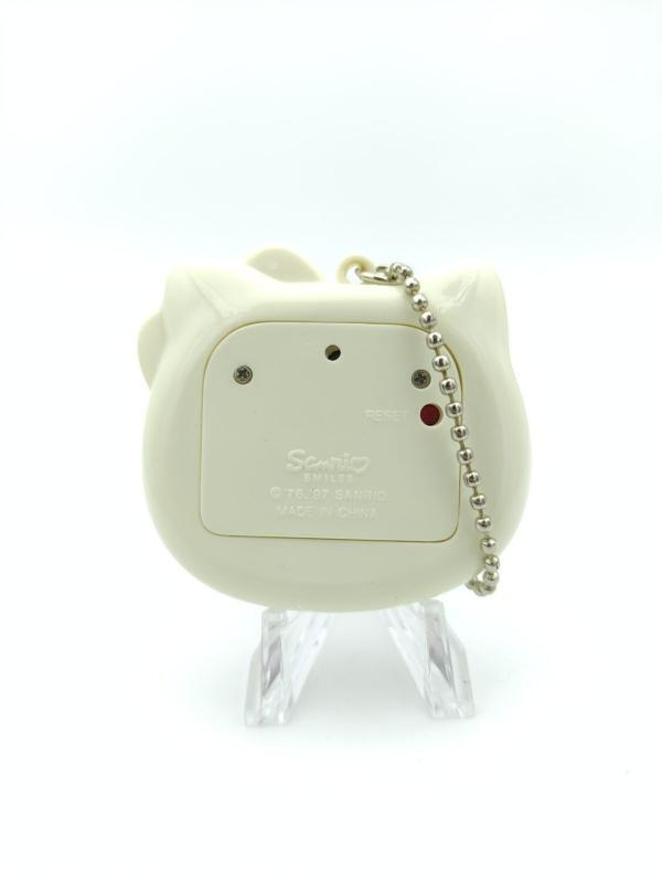 Sanrio HELLO KITTY Metcha Esute YUJIN  Virtual Pet Blanc Boutique-Tamagotchis 3 Sanrio HELLO KITTY Metcha Esute YUJIN  Virtual Pet Blanc Boutique-Tamagotchis 3