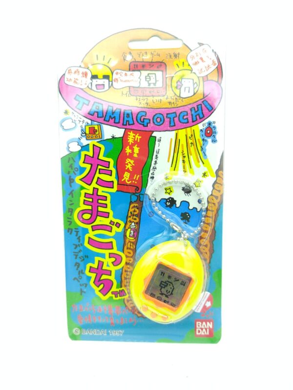 Tamagotchi Original P1/P2 Yellow w/ orange Bandai 1997 English Boutique-Tamagotchis 2