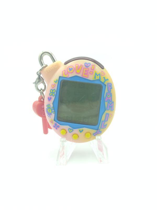 Tamagotchi Connection Version 5 V5 Familitchi Love My Family bandai Boutique-Tamagotchis 2