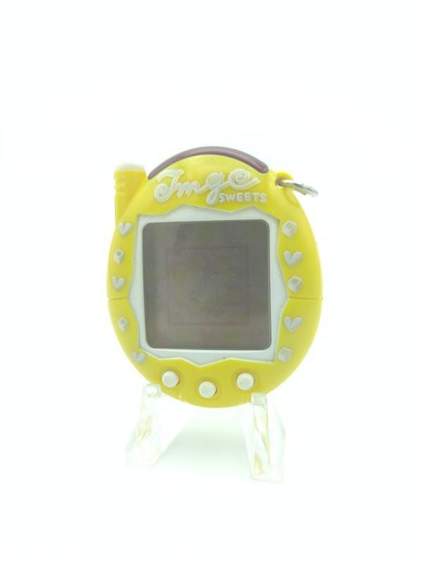 Tamagotchi Keitai Kaitsuu! Tamagotchi Plus Akai Caramel Bandai Yellow Boutique-Tamagotchis 2