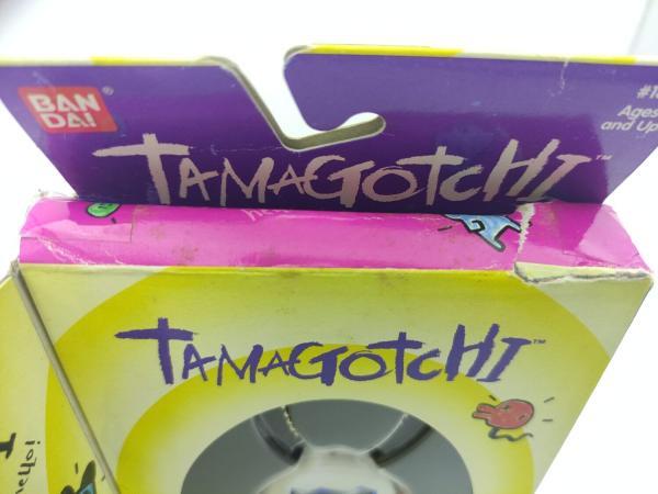 Tamagotchi Original P1/P2 White w/ blue Original Bandai 1997 Boutique-Tamagotchis 3
