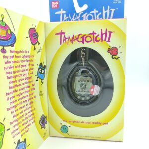 Tamagotchi Original P1/P2 White w/ grey Bandai 1997 English Boutique-Tamagotchis 7