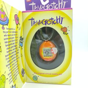 Tamagotchi Original P1/P2 orange w/ black Bandai 1997 English Boutique-Tamagotchis 5