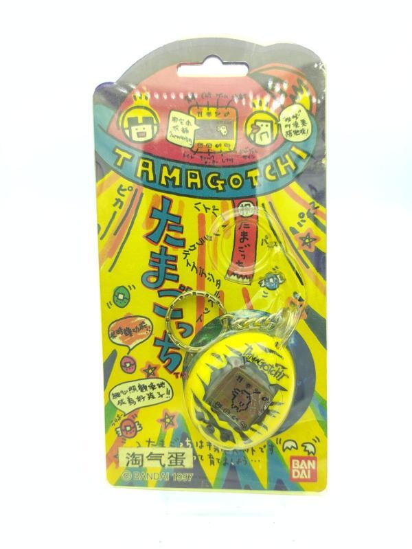Tamagotchi Original P1/P2 Black w/ yellow Tiger Bandai 1997 English Boutique-Tamagotchis 2