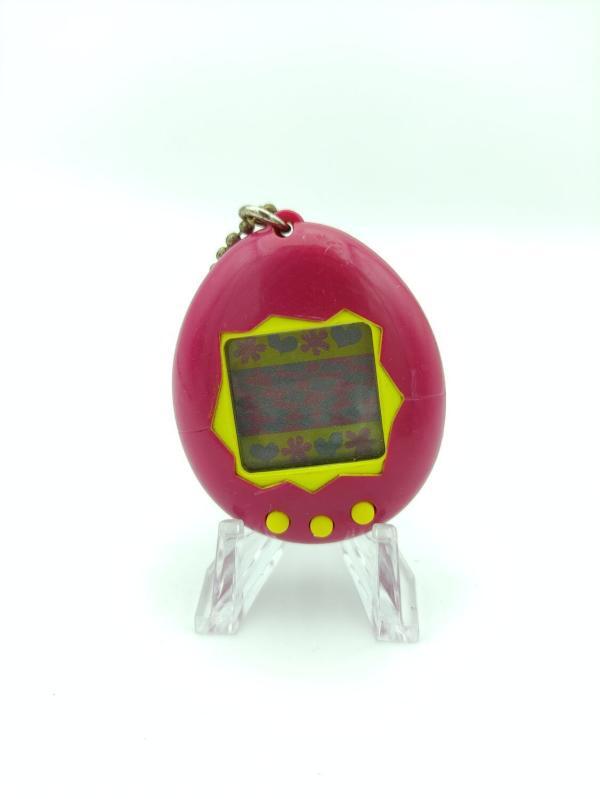 Tamagotchi Original P1/P2 Purple w/ yellow Original Bandai 1997 Boutique-Tamagotchis 2