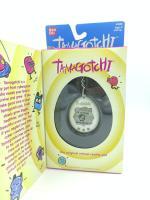 Tamagotchi Original P1/P2 White w/ grey Bandai 1997 English Boutique-Tamagotchis 3