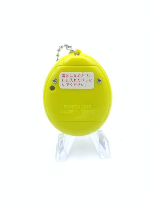 Tamagotchi Original P1/P2 Yellow w/ orange Bandai 1997 Boutique-Tamagotchis 3