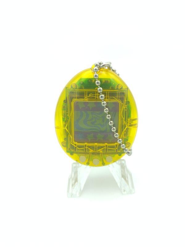 Tamagotchi Original P1/P2 Clear yellow Bandai 1997 Boutique-Tamagotchis 2