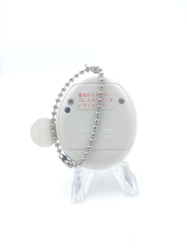 Tamagotchi Original P1/P2 White w/ blue Original Bandai 1997 Boutique-Tamagotchis 3