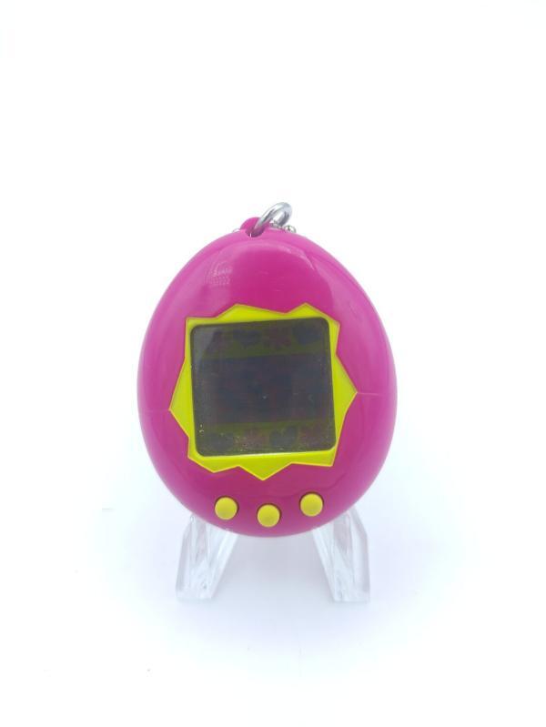 Tamagotchi Original P1/P2 Purple w/ yellow Original Bandai 1997 Boutique-Tamagotchis 2