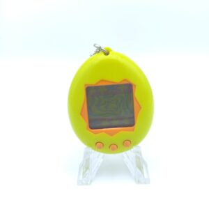 Tamagotchi Original P1/P2 Orange w/ yellow Bandai 1997 English Boutique-Tamagotchis 5