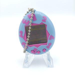 Tamagotchi Original P1/P2 light blue w/ pink Bandai 1997 English Boutique-Tamagotchis