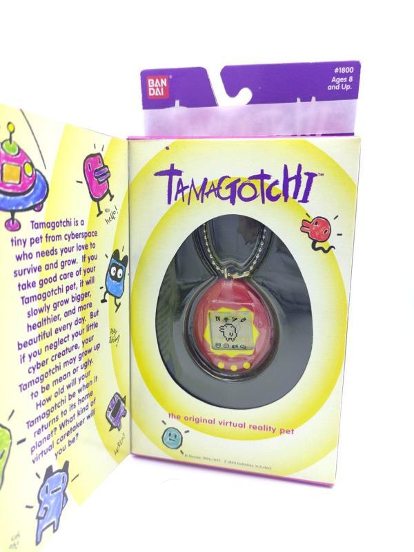 Tamagotchi Original P1/P2 Purple w/ yellow Original Bandai 1997 Boutique-Tamagotchis 2