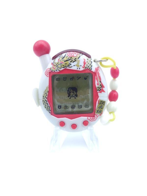 Tamagotchi Chou Jinsei Enjoi Hanerutchi 2 White w/ Red Boutique-Tamagotchis 2