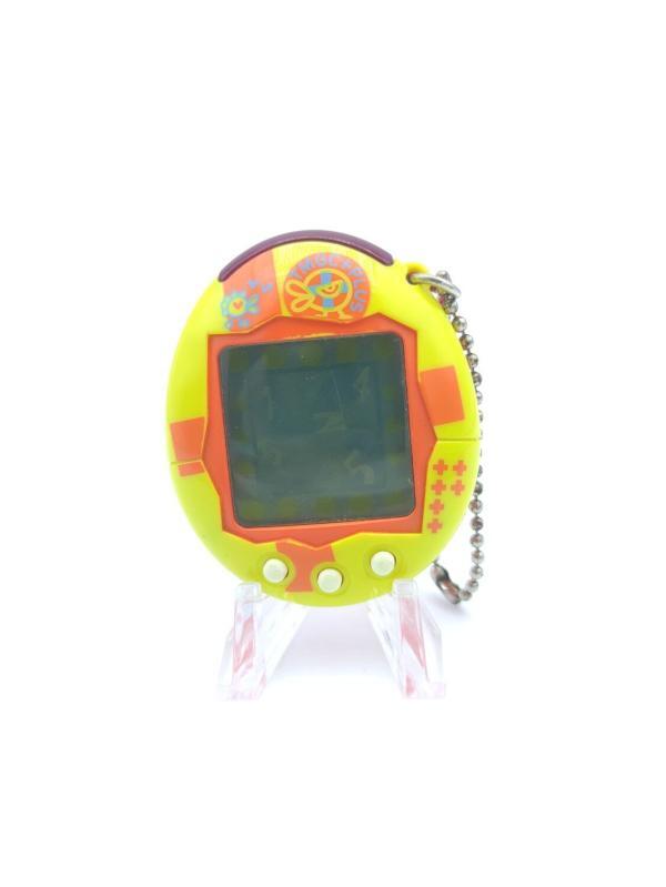 Tamagotchi Plus Connection Version 1 Yellow Cross bandai Boutique-Tamagotchis 2