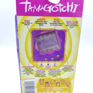 Tamagotchi Original P1/P2 white w/ blue Bandai 1997 English Boutique-Tamagotchis 2