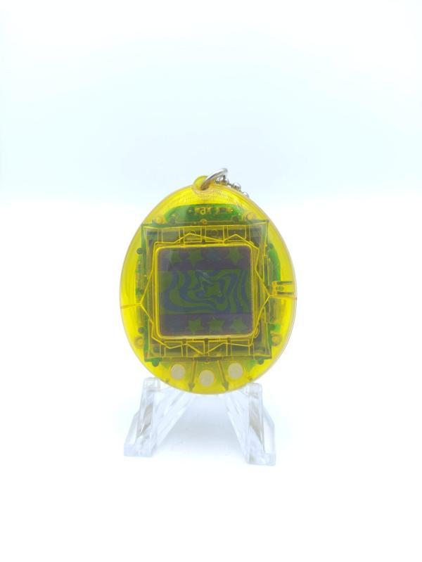 Tamagotchi Original P1/P2 Clear yellow Bandai 1997 Boutique-Tamagotchis 2