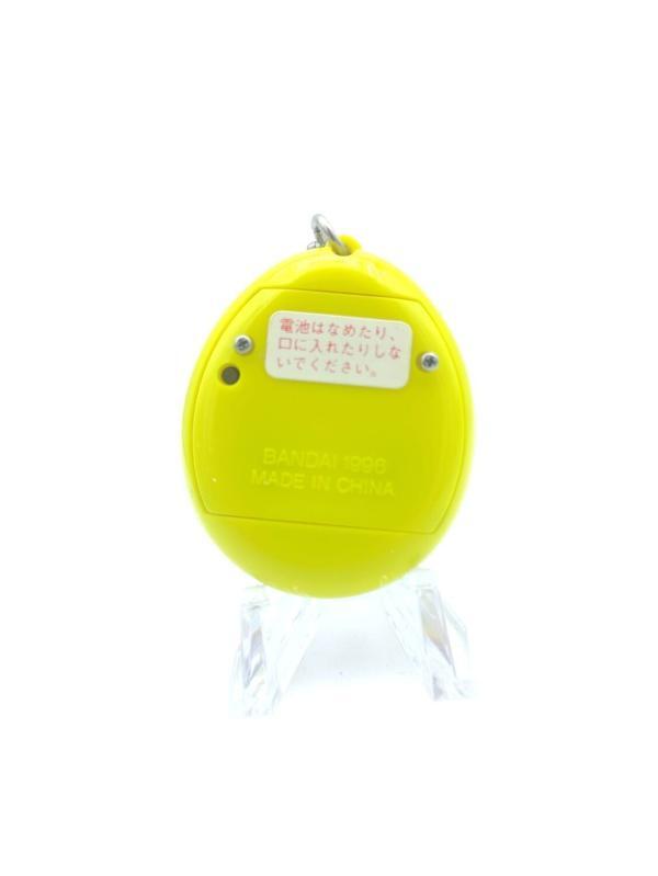 Tamagotchi Original P1/P2 Yellow w/ orange Bandai 1997 Boutique-Tamagotchis 3