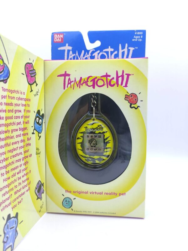 Tamagotchi Original P1/P2 Black w/ yellow Tiger Bandai 1997 English Boutique-Tamagotchis 2