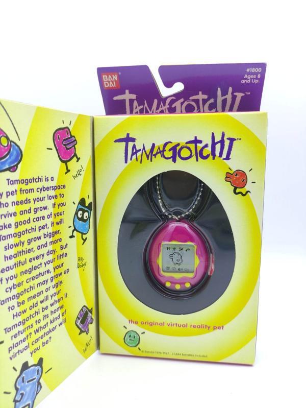 Tamagotchi Original P1/P2 Purple w/ yellow Original Bandai 1997 Boutique-Tamagotchis 2