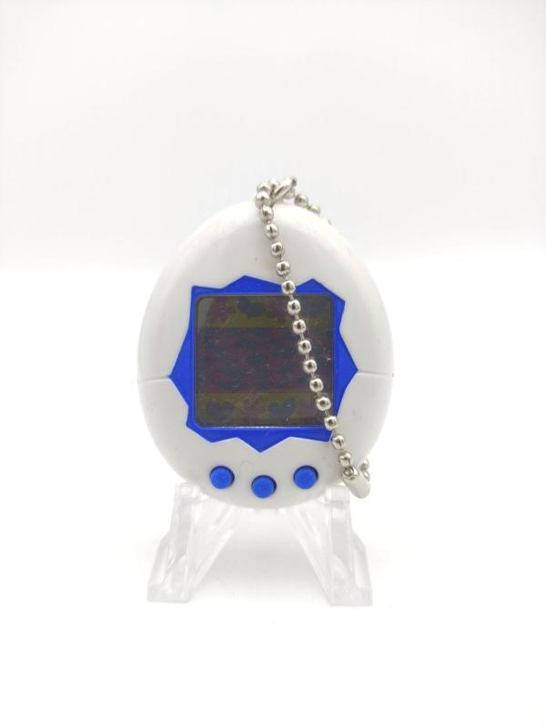 Tamagotchi Original P1/P2 White w/ blue Original Bandai 1997 Boutique-Tamagotchis 2