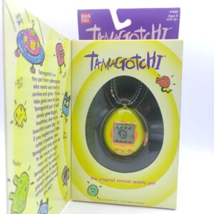 Tamagotchi Original P1/P2 Yellow w/orange Bandai 1997 Boutique-Tamagotchis 6