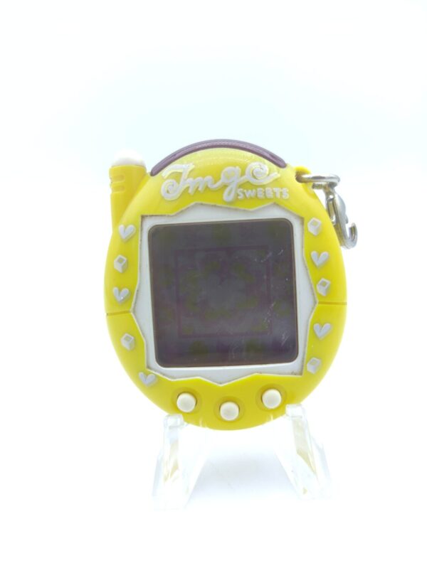 Tamagotchi Keitai Kaitsuu! Tamagotchi Plus Akai Caramel Bandai Yellow Boutique-Tamagotchis 2