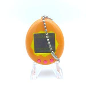 Tamagotchi Original P1/P2 orange w/ yellow Bandai 1997 English Boutique-Tamagotchis