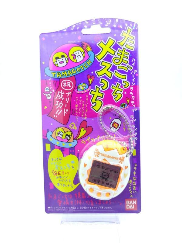 Tamagotchi Osutchi Mesutchi White w/ orange Bandai japan boxed Boutique-Tamagotchis 2