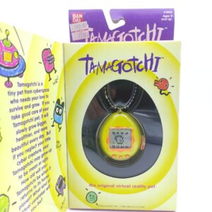 Tamagotchi Original P1/P2 White w/ blue Original Bandai 1997 Boutique-Tamagotchis 5