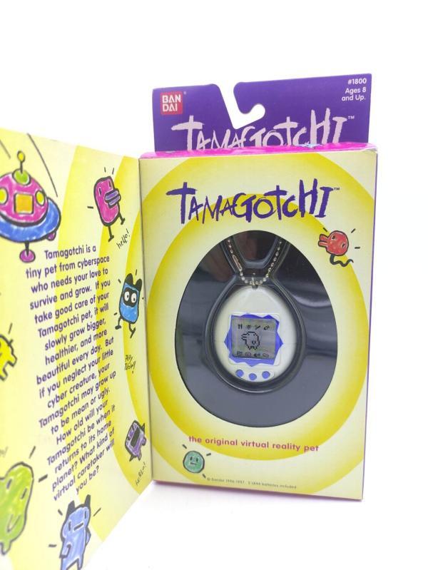 Tamagotchi Original P1/P2 White w/ blue Original Bandai 1997 Boutique-Tamagotchis 2