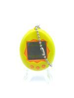 Tamagotchi Original P1/P2 Yellow w/ orange Bandai 1997 Boutique-Tamagotchis 3
