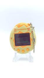 Tamagotchi Osutchi Mesutchi White w/ orange Bandai japan Boutique-Tamagotchis 3