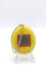 Tamagotchi Original P1/P2 Yellow w/ orange Bandai 1997 Boutique-Tamagotchis 3