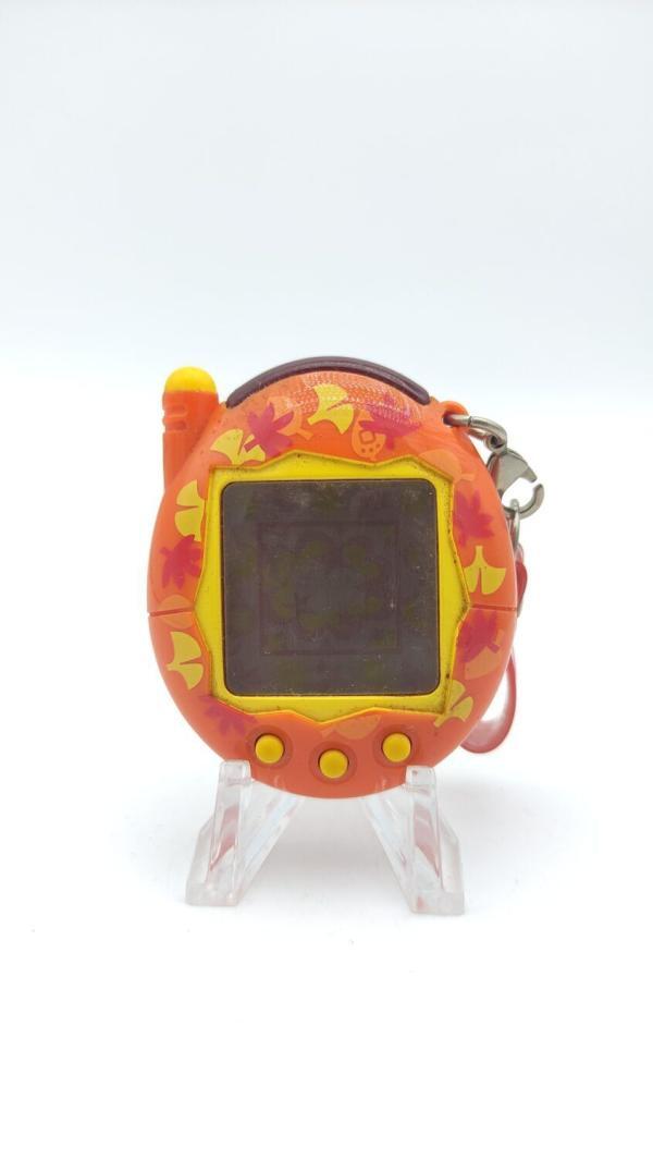 Tamagotchi Keitai Kaitsuu! Tamagotchi Plus Orange Leaf Bandai Boutique-Tamagotchis 2