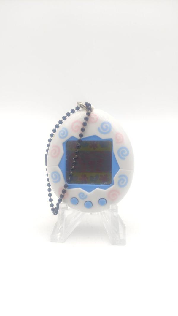 Tamagotchi Original P1/P2 White w/ spirals Bandai 1997 Virtual pet Boutique-Tamagotchis 2