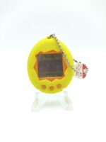 Tamagotchi Original P1/P2 Yellow w/ orange Bandai 1997 Boutique-Tamagotchis 3