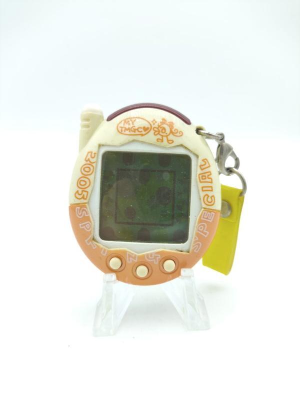 Tamagotchi Keitai Kaitsuu! Tamagotchi Plus Spring Set Boutique-Tamagotchis 2