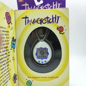 Tamagotchi Original P1/P2 White w/ blue Original Bandai 1997 Boutique-Tamagotchis 2