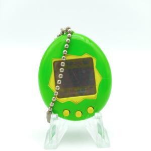 Tamagotchi Original P1/P2 Green w/ yellow Original Bandai 1997 Boutique-Tamagotchis