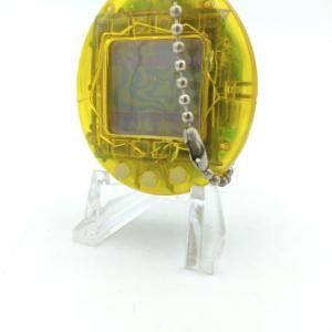 Tamagotchi Original P1/P2 Clear yellow Bandai 1997 Boutique-Tamagotchis 3