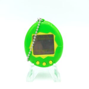 Tamagotchi Original P1/P2 Green w/ yellow Original Bandai 1997 Boutique-Tamagotchis