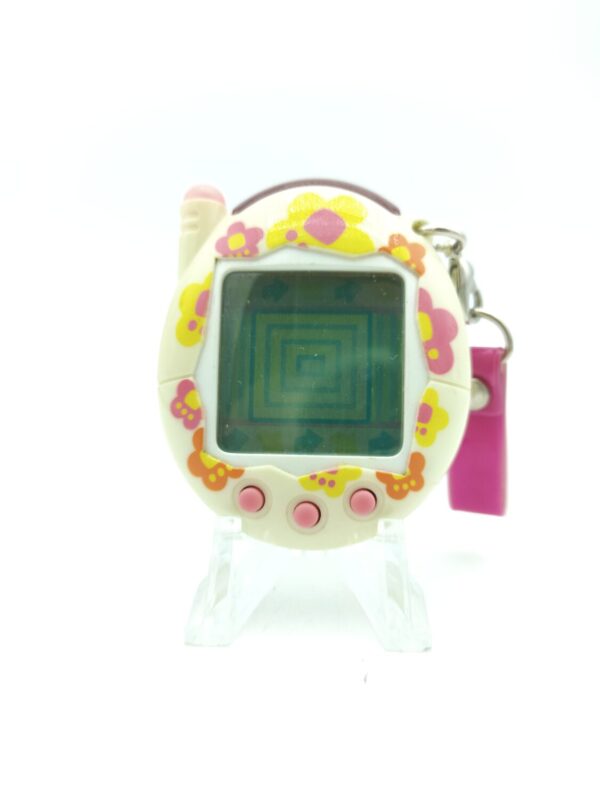 Tamagotchi Keitai Kaitsuu Tamagotchi Plus White Flowering Bandai Boutique-Tamagotchis 2