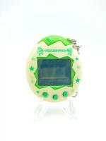 Tamagotchi Osutchi Mesutchi White w/ green Bandai japan Boutique-Tamagotchis 3